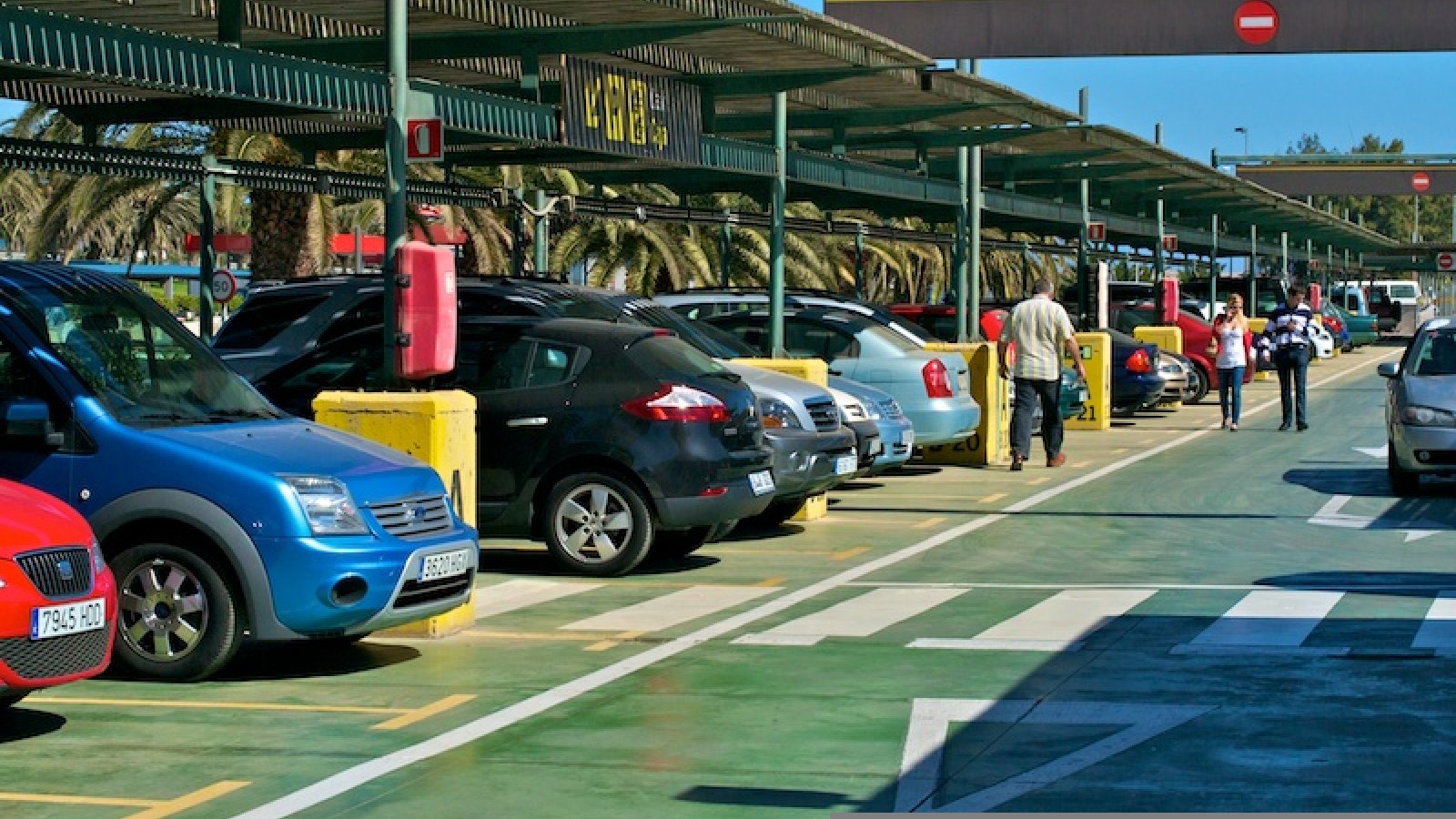 hire cars parked on the Departures level at Gran Canaria Airport