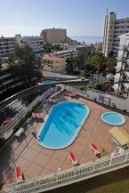 typisches Wetter in Playa del Ingles: wolkenloser Himmel über dem Dorotea Appartement calle Tirma