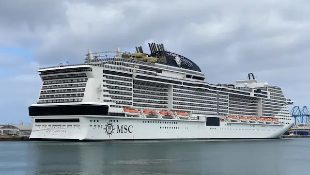 MSC Virtuosa im Hafen von Las Palmas